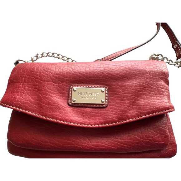 Nine West Red Faux Leather Crossbody Wristlet Chain Strap  Magnetic Snap Closure - Picture 3 of 7